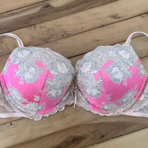 Beautiful Victoria’s Secret Bra